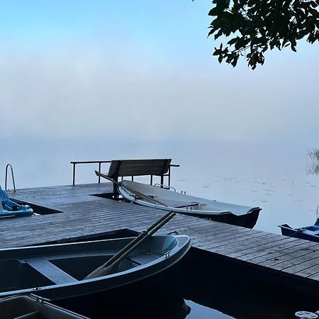 Dom Nad Jeziorem Gaja House Jadamowo Exteriör bild