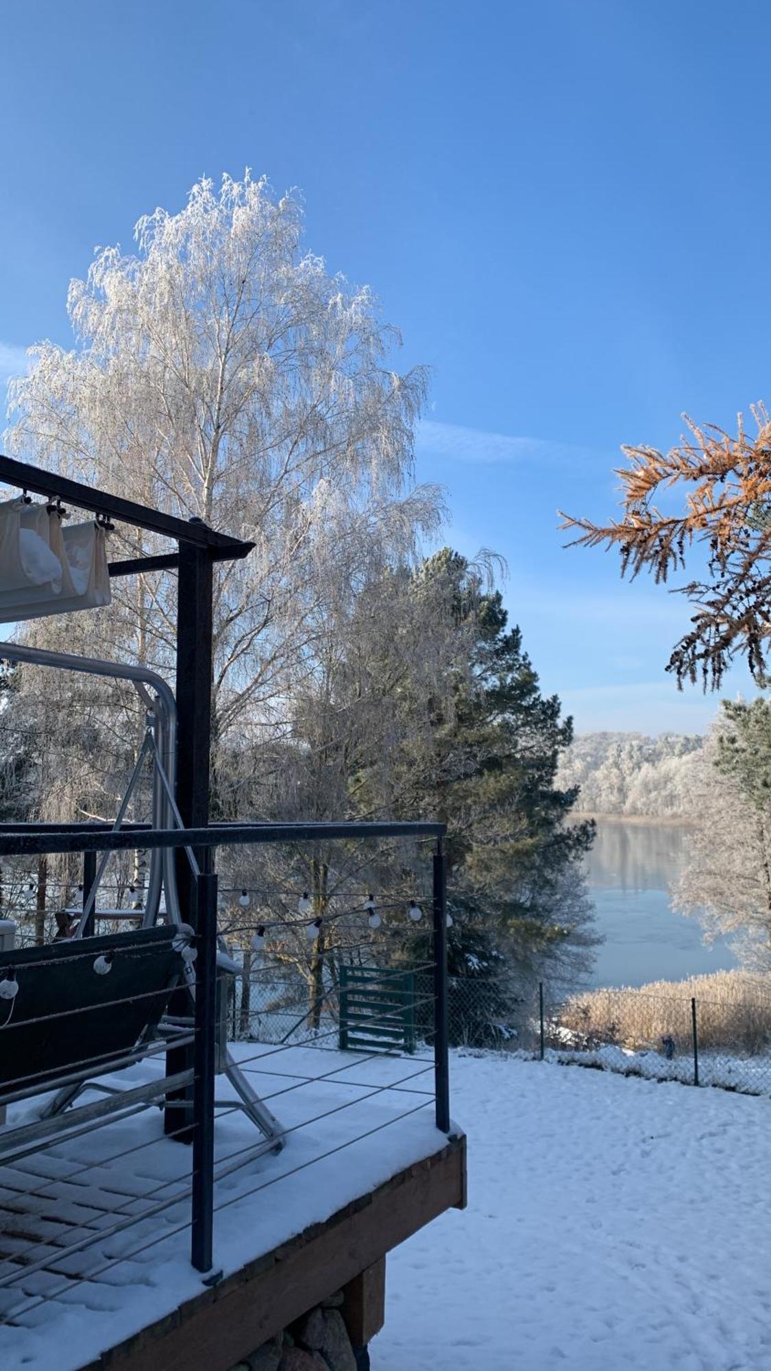 Dom Nad Jeziorem Gaja House Jadamowo Exteriör bild