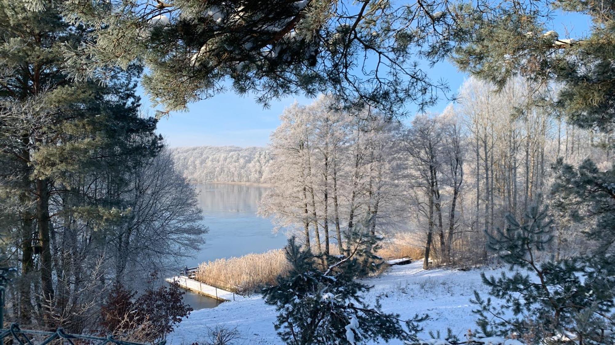 Dom Nad Jeziorem Gaja House Jadamowo Exteriör bild